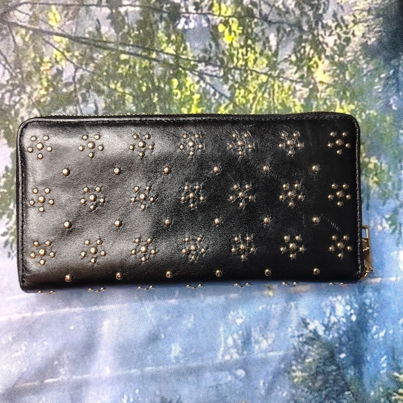 Coach New York Black Zip Around Accordion Wallet with Gold Studs - Picture 3 of 12